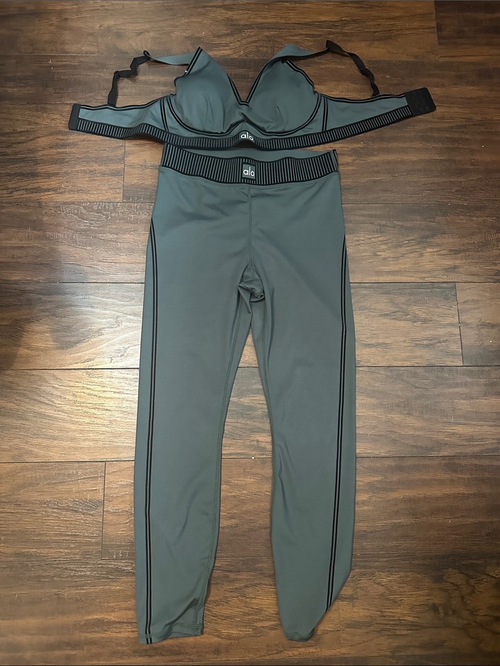 ALO Yoga Olive Green High-Waist Legging & Support Bra Set